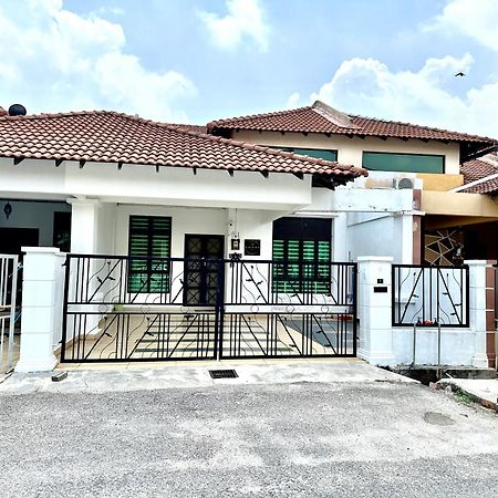 The Amore Homestay Klebang, Melaka Exterior foto